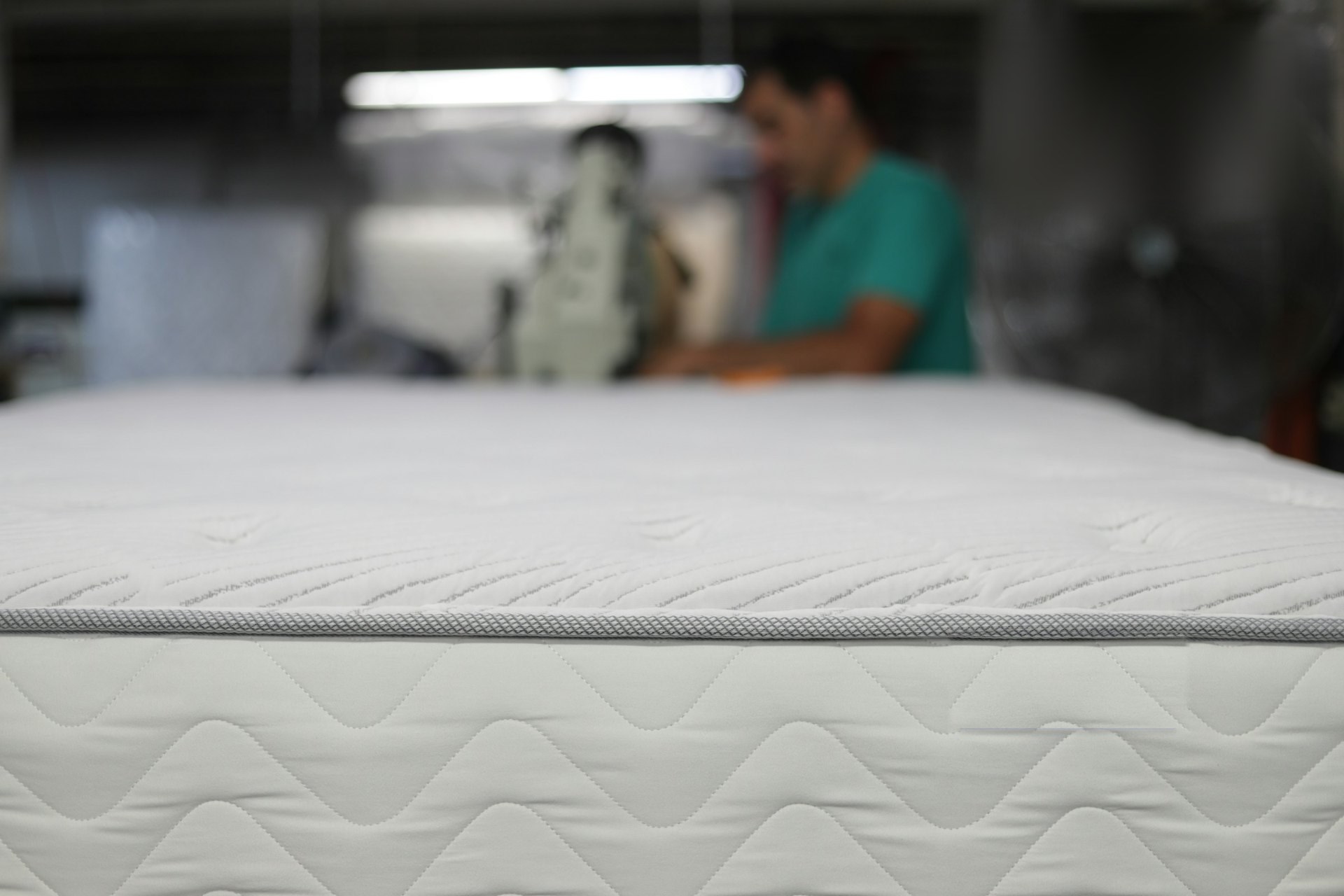 Yuro Sünger fabrikasında yatak üretimi